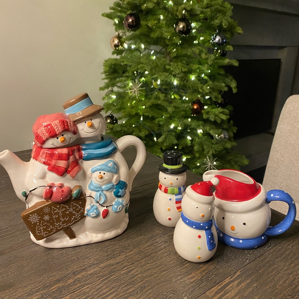 Salt and pepper holiday decor